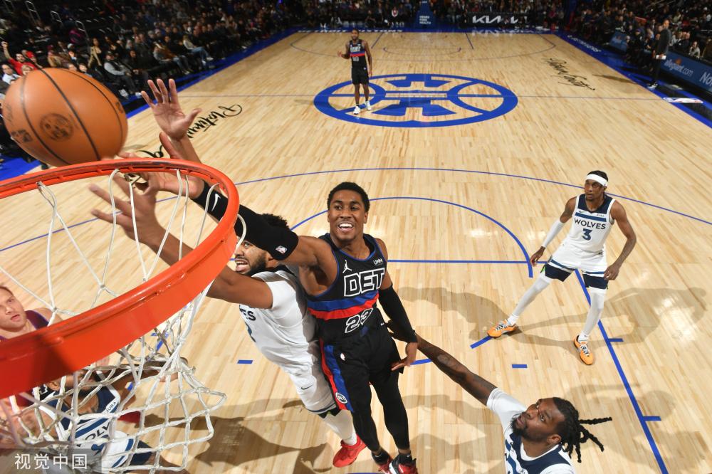 上再度拉开 上再度拉开